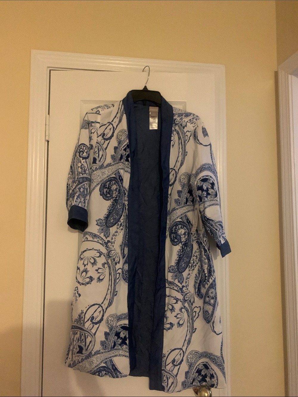 Chico's White and Blue Paisley Kimono with Solid Navy Trim Size 0